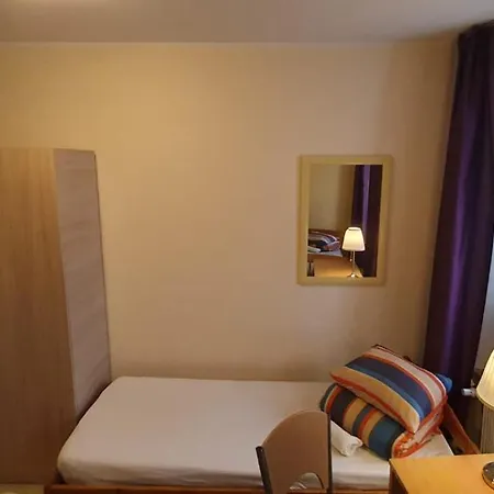 Hostel Zinc Old Town *